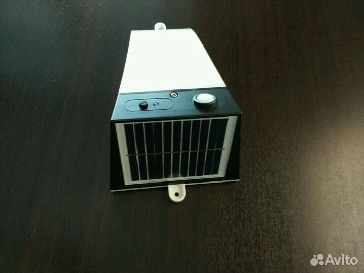 Светодиодный прожектор на солнечной батарее