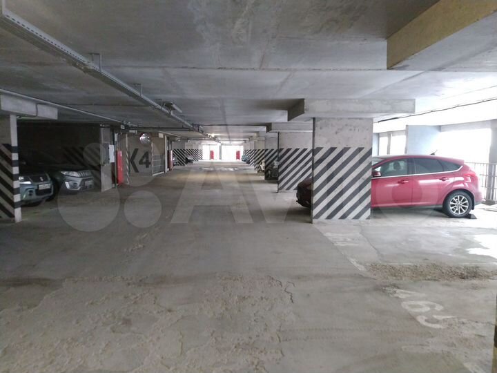 Машиноместо, 14 м²