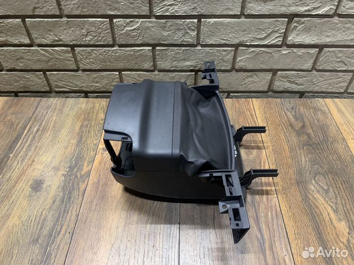 Volkswagen Touareg 1й Кожух рулевой колонки