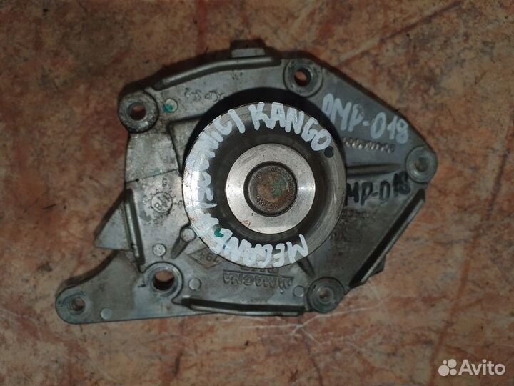 Помпа системы охлаждения 1.5 дизель Renault Megane