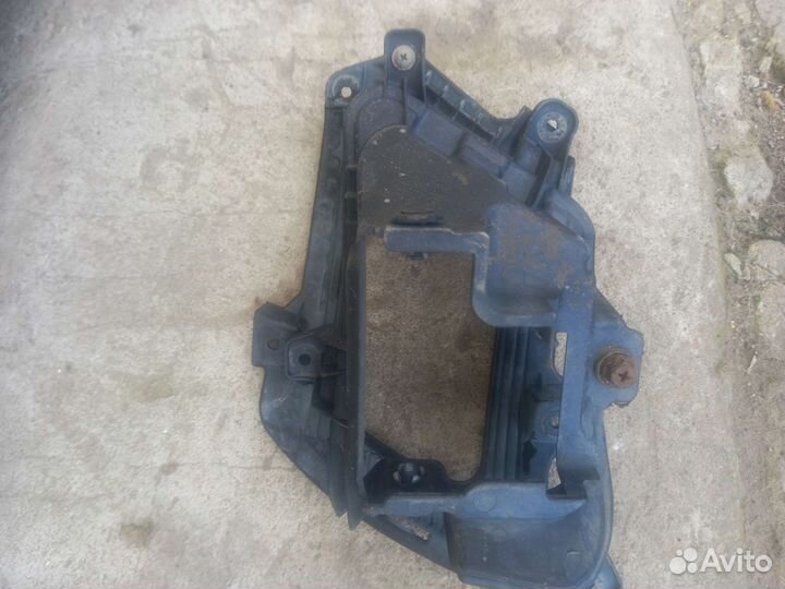 Киа рио 2 левая рамка птф