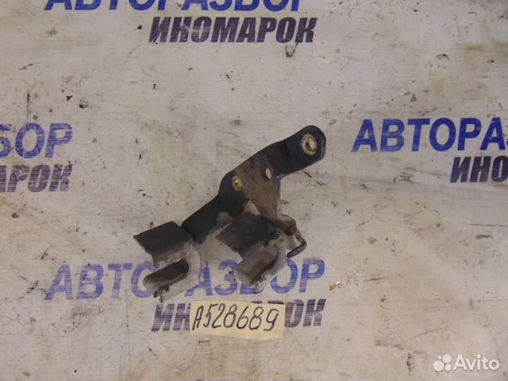 Кронштейн крепления троса кпп для Mitsubishi Lance