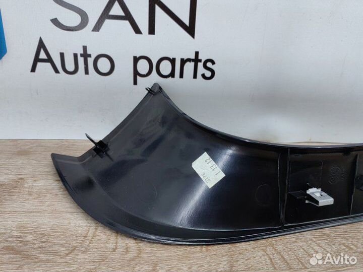 Обшивка крышки багажника левая Bmw X5 Рест E70