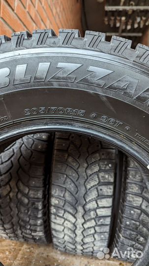 Bridgestone Blizzak Spike-01 205/70 R15 96T