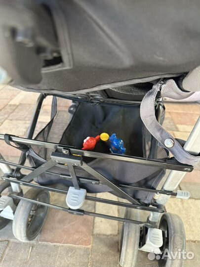 Коляска трость, в подарок стол и стульчик