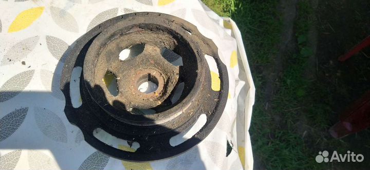 Шкиф коленчатого вала