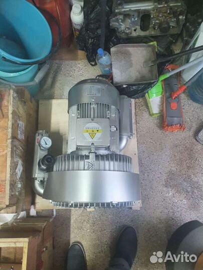 Вихревой вакуумный насос 7.5кВт. Воздуходувка 320