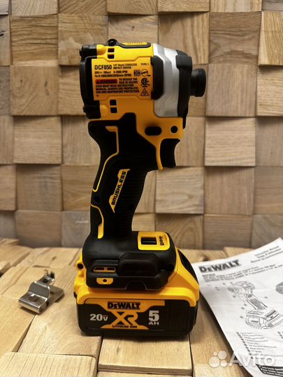 Dewalt импакт DCF 850