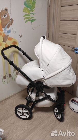 Коляска Caretto из экокожи