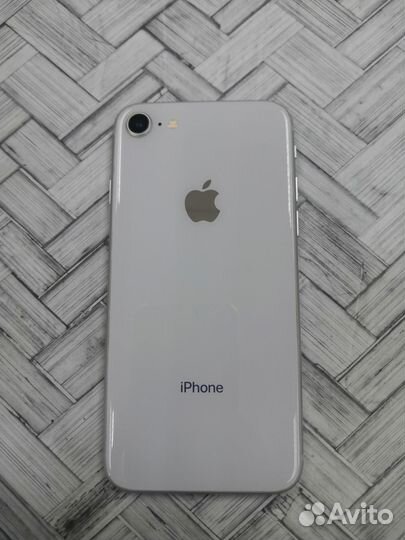 iPhone 8, 64 ГБ