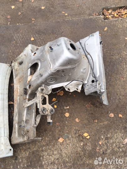 Лонжерон передний Mercedes ML W164 четверть