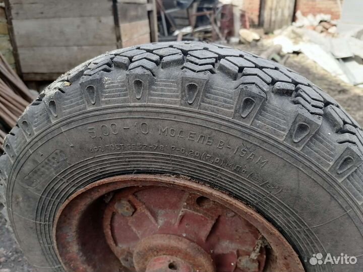 Колёса на оси