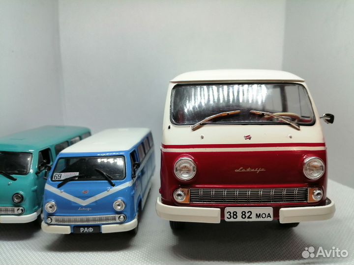 Модель раф-977дм «Латвия» в масштабе 1:24