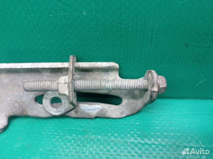 Натяжитель ремня генератора Toyota Corolla 150 1ZR