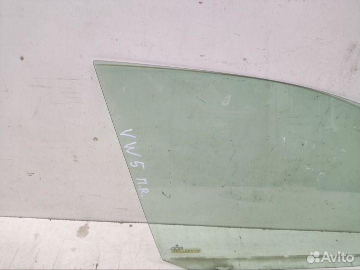 Стекло двери переднее правое Volkswagen Golf 5