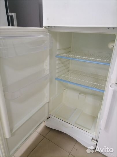 Холодильник Indesit R27G. 015