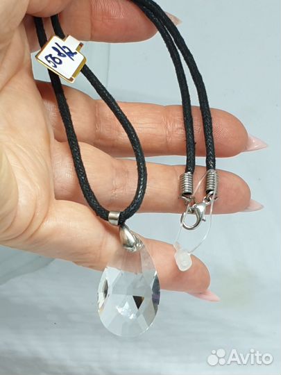 Подвеска из хрусталя на шнурке