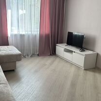 2-к. квартира, 52 м², 1/10 эт.