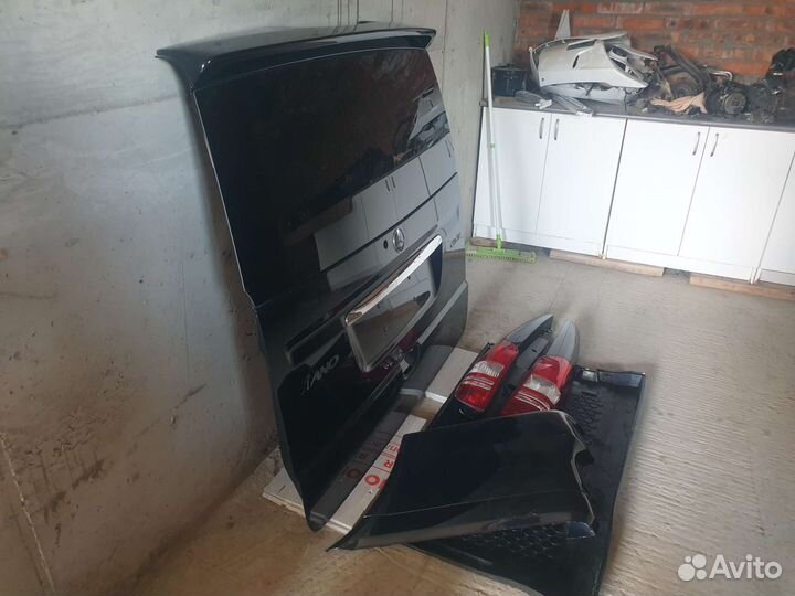 Крышка багажника viano 639