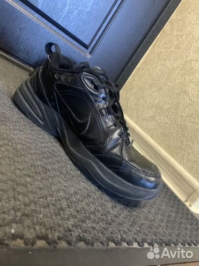 Кроссовки nike air monarch черные