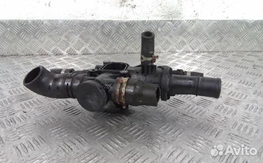 Корпус термостата дизельный ford kuga 1 (4AD03A601