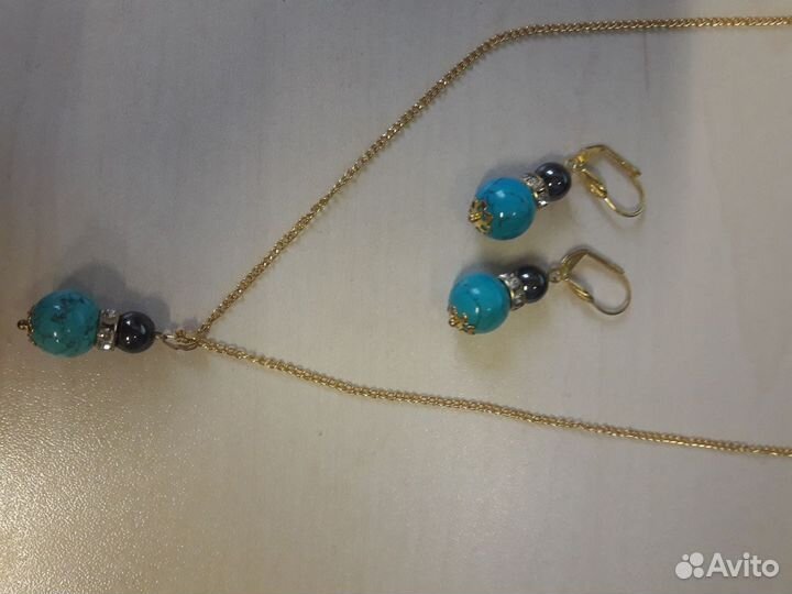 Колье, кулоны, браслеты