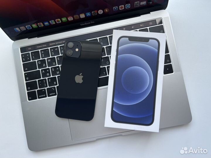 iPhone 12, 64 ГБ