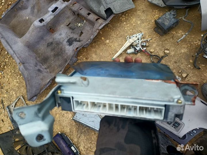 Блок EFI Toyota Prius nhw10