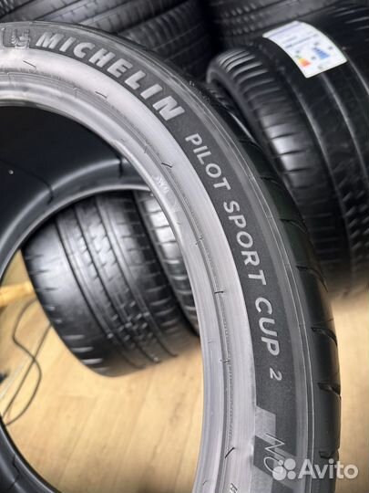 Michelin Pilot Sport Cup 2 315/30 R21 и 255/35 R20 105Y