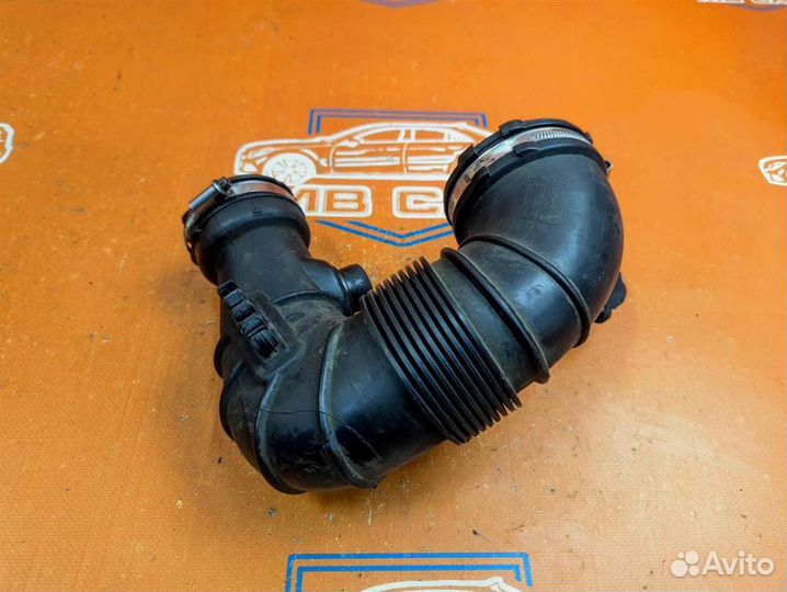 Патрубок воздушный w212 E-class 651.924 24.11.2