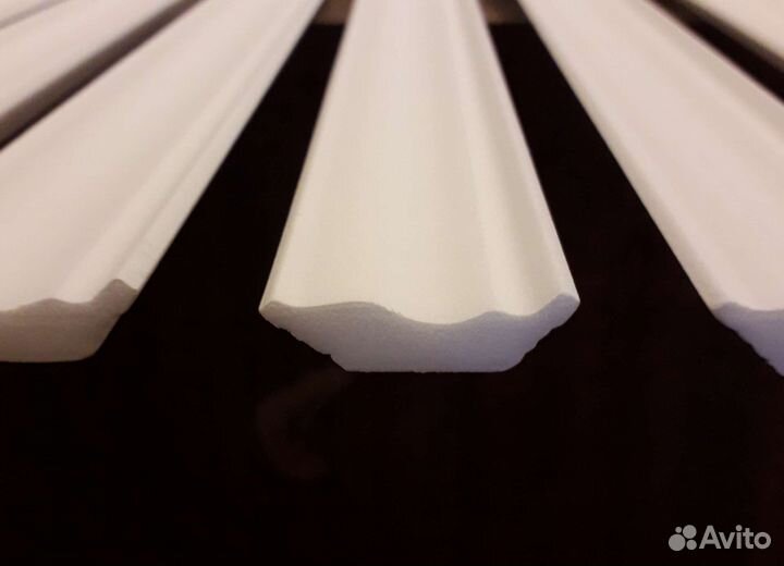 Потолочный плинтус