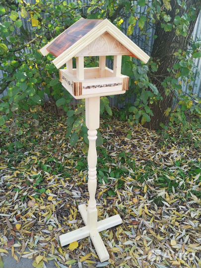 Кормушка для птиц и белок