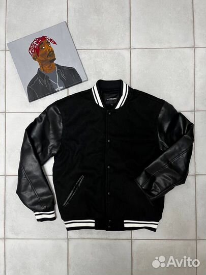 Мужской бомбер класический