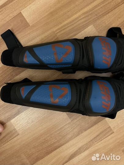 Мотонаколенники