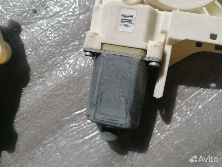 Двигатель стеклоподъёмника Ford Focus 2