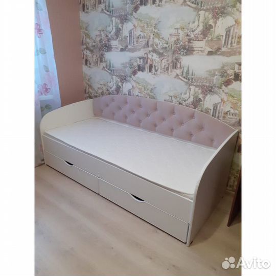 Детская кровать с мягкой спинкой и ящиками