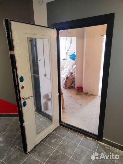 Входная дверь 7,5 см Гарда Серебро Зеркало