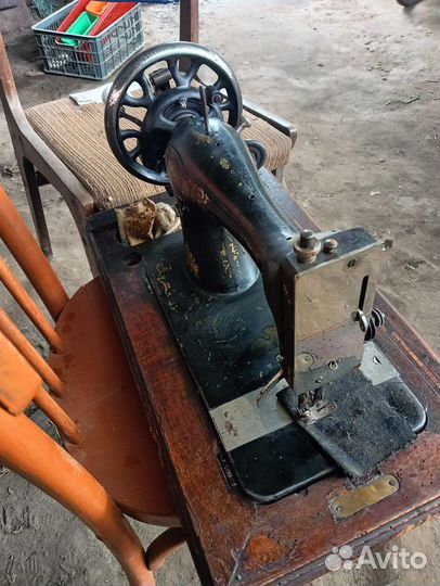 Швейная машина Singer