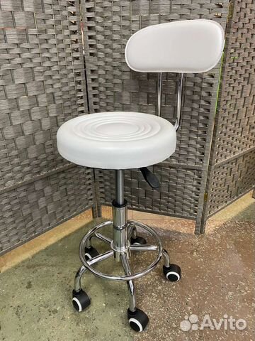 Стул для мастера педикюра, косметолога