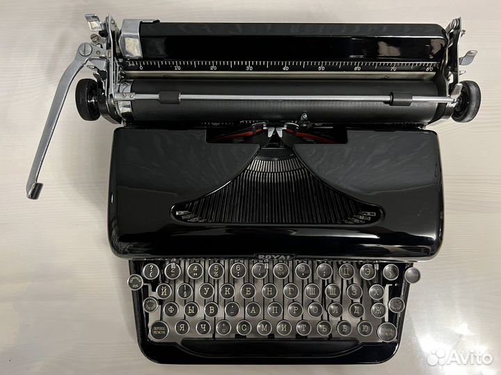 Пишущая (печатная) машинка Royal Quiet De Luxe