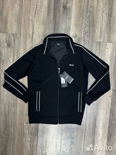 Спортивный мужчкой костюм Hugo Boss новый