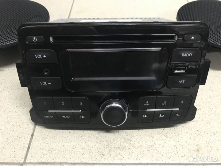 Штатная магнитола Рено + 2 колонки