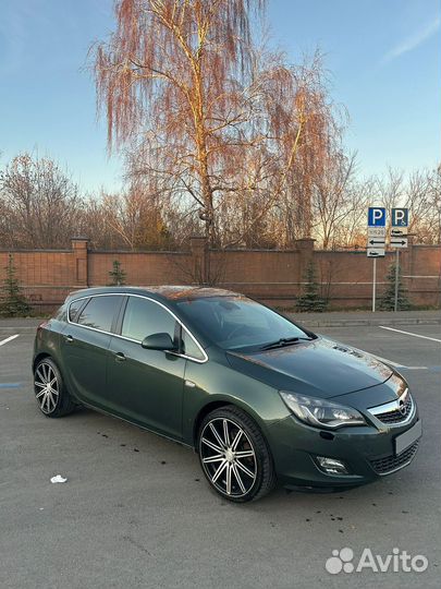 Opel Astra 1.6 AT, 2010, 197 000 км
