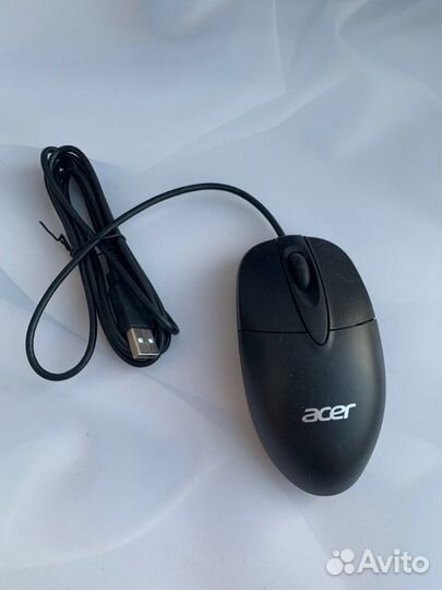 Компьютерная мышь и коврик для мыши