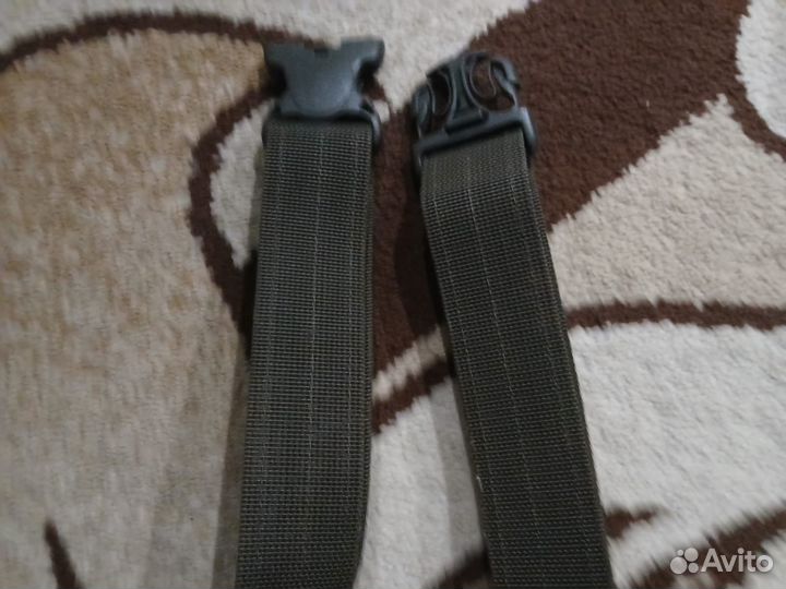 Налокотники и наколенники, ремень,компасс