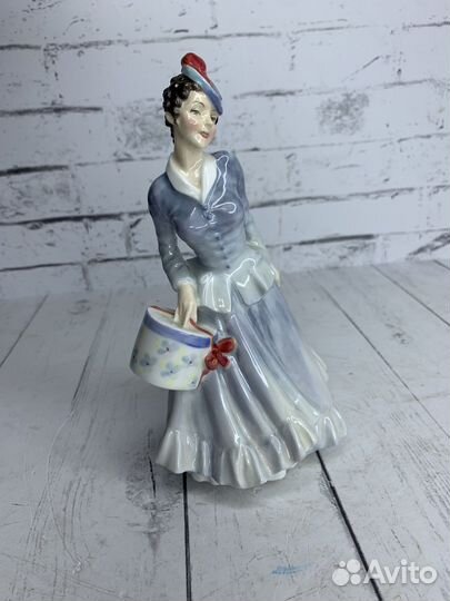 Фарфоровая статуэтка Royal Doulton 1951