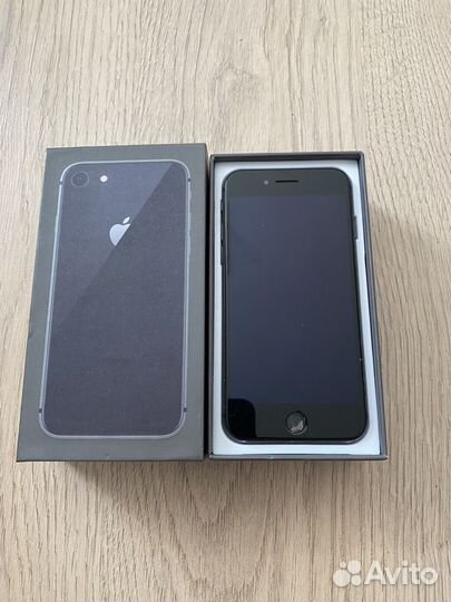 iPhone 8, 64 ГБ