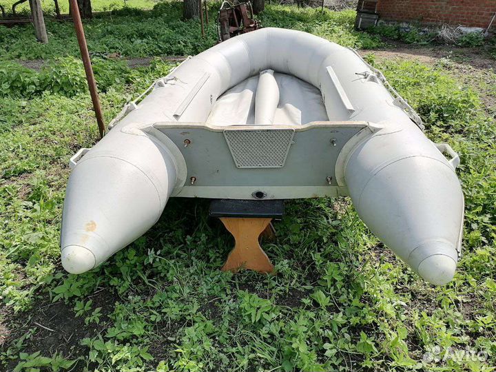 Лодка с мотором