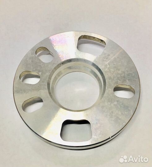 Колесные проставки 20мм цо 60.1