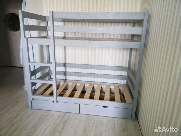 Двухъярусная детская кровать